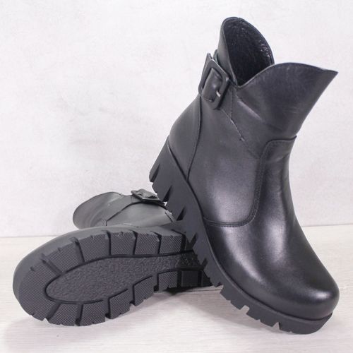 Дамски ниски боти с платформа и катарама в черно – модел Chic Comfort