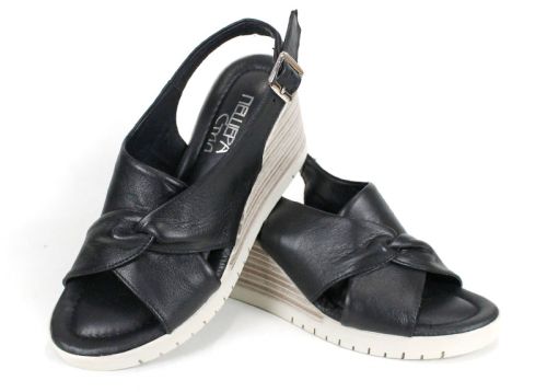 дамски сандали Elegant Black, двойка обувки композиция