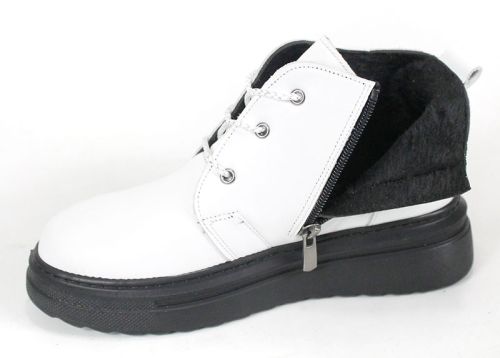 Дамски зимни кларкове Winter Glossy Clarks от бяла кожа с черно ходило