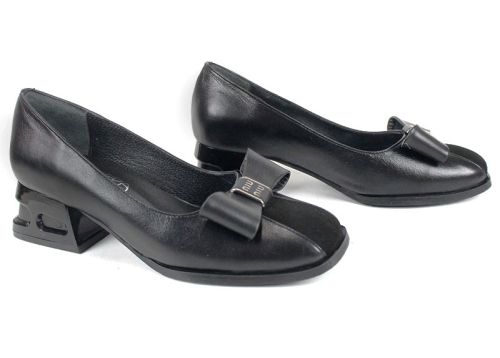 Дамски официални обувки Eleganza Viva Black Edition от естествена кожа и велур с панделка и нисък ефектен ток.