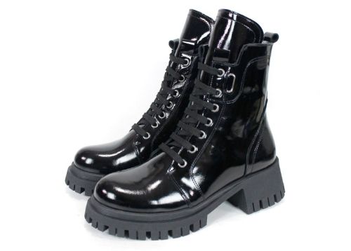 Черни дамски кубинки с връзки и ток