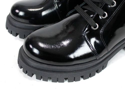 Черни дамски кубинки с връзки и ток