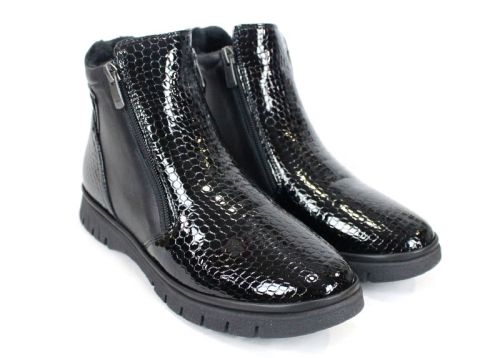 дамски ниски боти Velina Forte от естествен лак и кожа, с плюшен хастар и два ципа