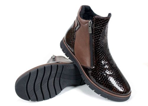 дамски ниски боти Velina Forte от естествен лак и кожа, тъмно кафяви, с плюшен хастар и два ципа