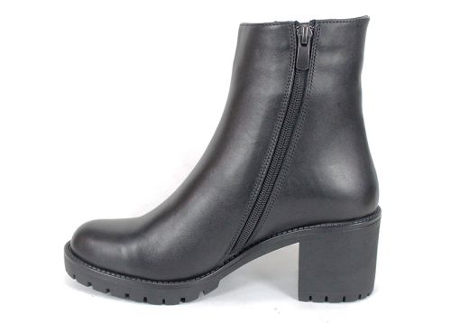 Дамски боти Linea Pura – естествена кожа, стабилен ток