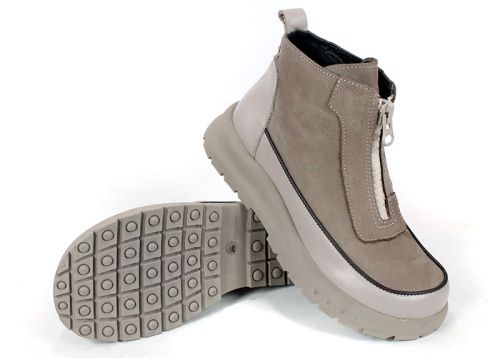 Дамски кларкове Sabbia Soft от естествен велур в цвят визон със зимно ходило