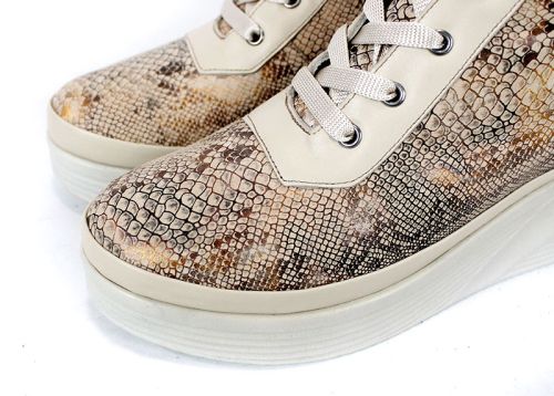 Дамски кларкове от естествена кожа със змийски принт – топъл хастар и удобна платформа - модел Perle Noire                                             Perle Noire