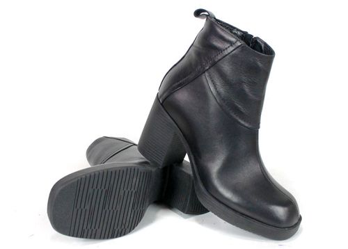 Дамски боти Noira Elevé от черна естествена кожа с елегантен ток