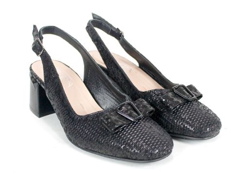 Дамски сандали Riva Plain от естествена кожа с отворена пета, перфорация и широк ток