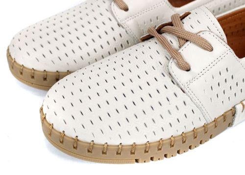 Бежови дамски обувки Metro Walk с комфортна форма и кожен хастар