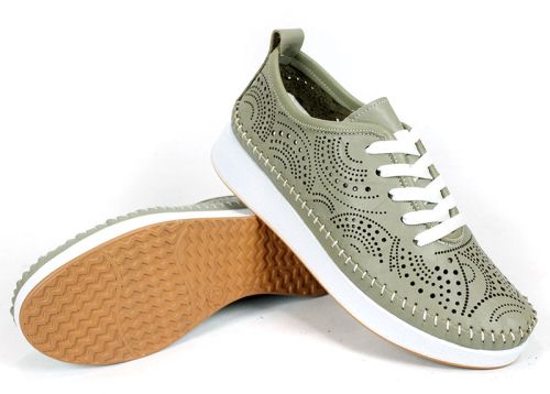 Дамски меки обувки с перфорация и олекотено ходило Luna Soft