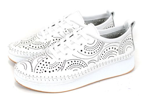 Luna Soft – дамски летни обувки от бяла естествена кожа с перфорация