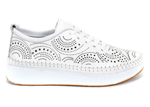 Luna Soft – дамски летни обувки от бяла естествена кожа с перфорация