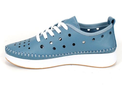 Elia Move – леки дамски летни обувки от естествена кожа с перфорация в дънково синьо