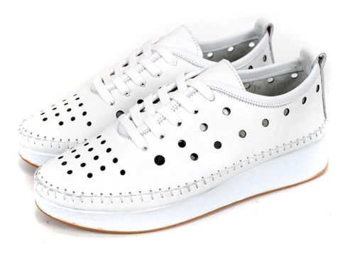 Elia Move – бели дамски летни обувки от естествена кожа с перфорация