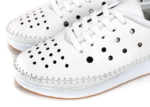 Elia Move – бели дамски летни обувки от естествена кожа с перфорация