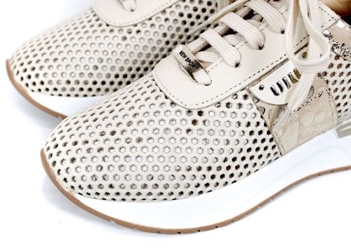 Soft Edge – дамски сникърси в бежово от естествена кожа с перфорация