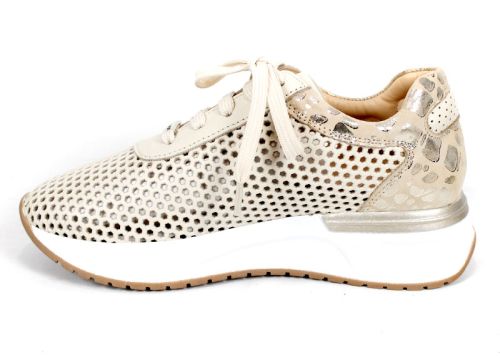 Soft Edge – дамски сникърси в бежово от естествена кожа с перфорация