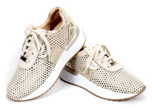 Детайл на дамски обувки Soft Edge – перфорация, кожени елементи и олекотена подметка