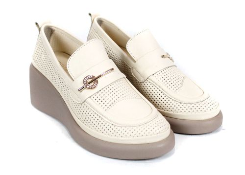 City Aura – дамски летни обувки от естествена кожа с перфорация и клин платформа