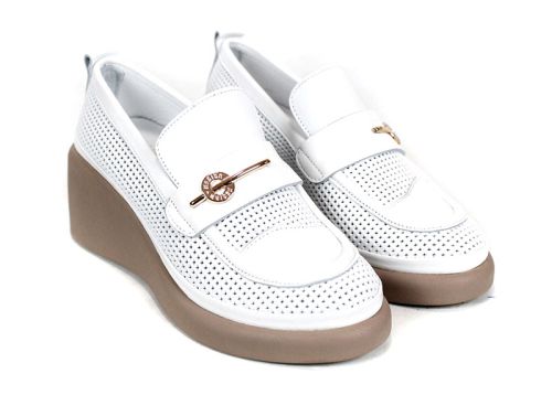 City Aura – дамски летни обувки от естествена кожа в бяло с клин платформа