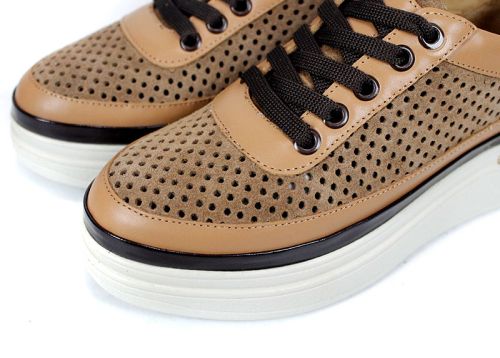 Bella Form – дамски летни обувки от естествен велур с перфорация в светло кафяво