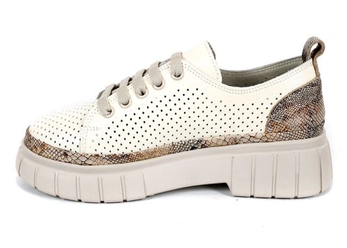 Nova Grace – дамски летни обувки от естествен лак със ситна перфорация в бежово