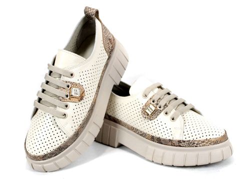 Nova Grace дамски обувки с перфорация и олекотено бежово ходило