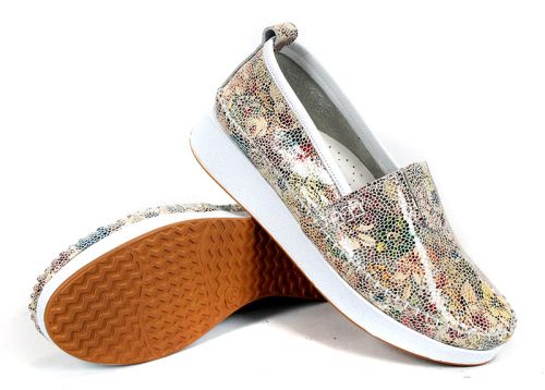 леки дамски летни обувки Mira Flow бял флорален принт