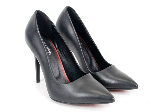 обувки с висок тънък ток черен мат