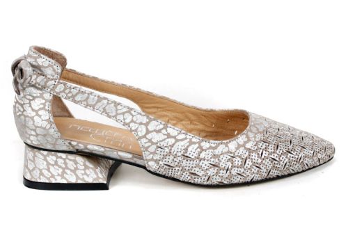 Aria Flow – дамски обувки от естествена кожа с перфорация и отворени страни - цвят визон