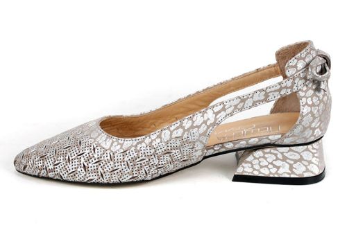 Дамски обувки Aria Flow от естествена кожа в визон с перфорация и нисък ток