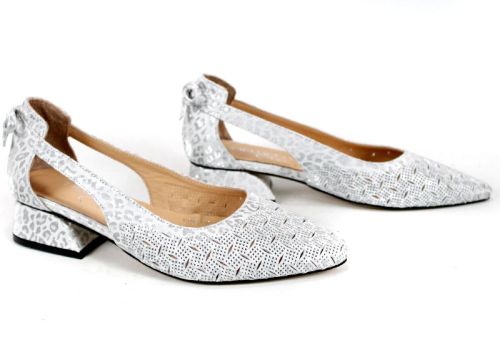 Дамски обувки Aria Flow от естествена кожа в бяло с перфорация и нисък ток