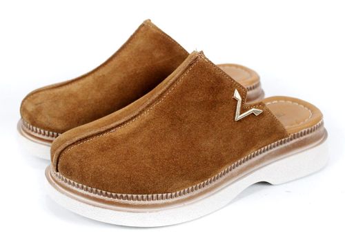 Дамско сабо Velvet Step – естествен велур и комфорт в светло кафяво