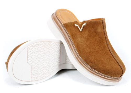 Дамско сабо Velvet Step – естествен велур и комфорт в светло кафяво