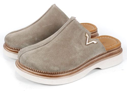 Сабо Velvet Step – мек велур и ежедневен комфорт в цвят визон