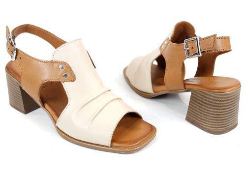 удобни дамски летни сандали в бежово с каишка