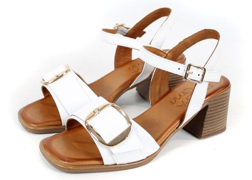 Silent Grace – бели дамски сандали на ток от естествена кожа