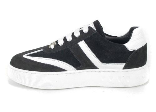 Dorelle Vita – дамски сникърси от естествен велур в черно с бели акценти