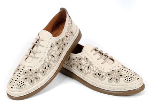 Летни обувки Nerisa Flow – дамски модел от естествена кожа в бежово с флорална перфорация