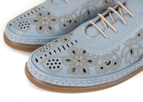 перфорирани дамски обувки син цвят