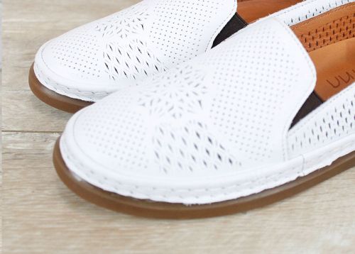 Летни обувки Selina Vanté – естествена кожа в бяло със ситна перфорация