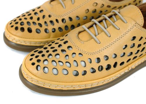 Летни обувки Soraya Lune – естествена кожа в жълто /горчица/ с едра перфорация