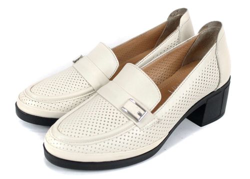 Orlena Vire – дамски летни обувки с нисък ток и перфорация от естествена кожа