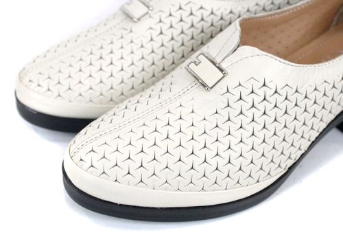 Talora Mien – дамски летни обувки в бежово с перфорация и удобен нисък ток