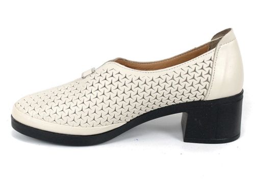 Talora Mien – дамски летни обувки в бежово с перфорация и удобен нисък ток