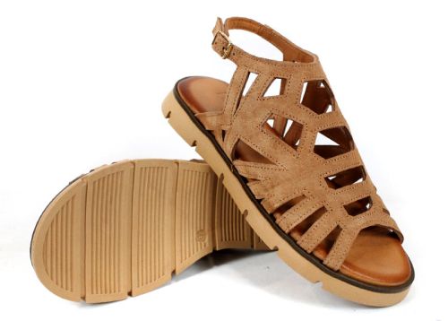 Soft Presence – дамски сандали от естествен велур в светло кафяво фигурално изрязани