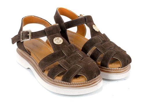 Senda Bella – дамски сандали от естествен велур в тъмно кафяво с с изразена и балансирана визия