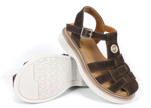 Senda Bella – дамски сандали от естествен велур в тъмно кафяво с с изразена и балансирана визия