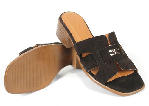 Liora Vento – дамски чехли от естествен велур с елегантен ток в тъмно кафяво